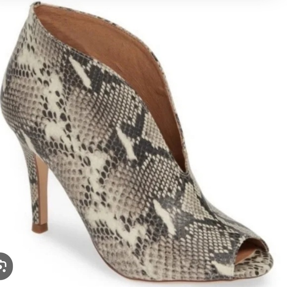 LIKE NEW Halogen Snakeskin Peep Toe Bootie - Picture 1 of 10